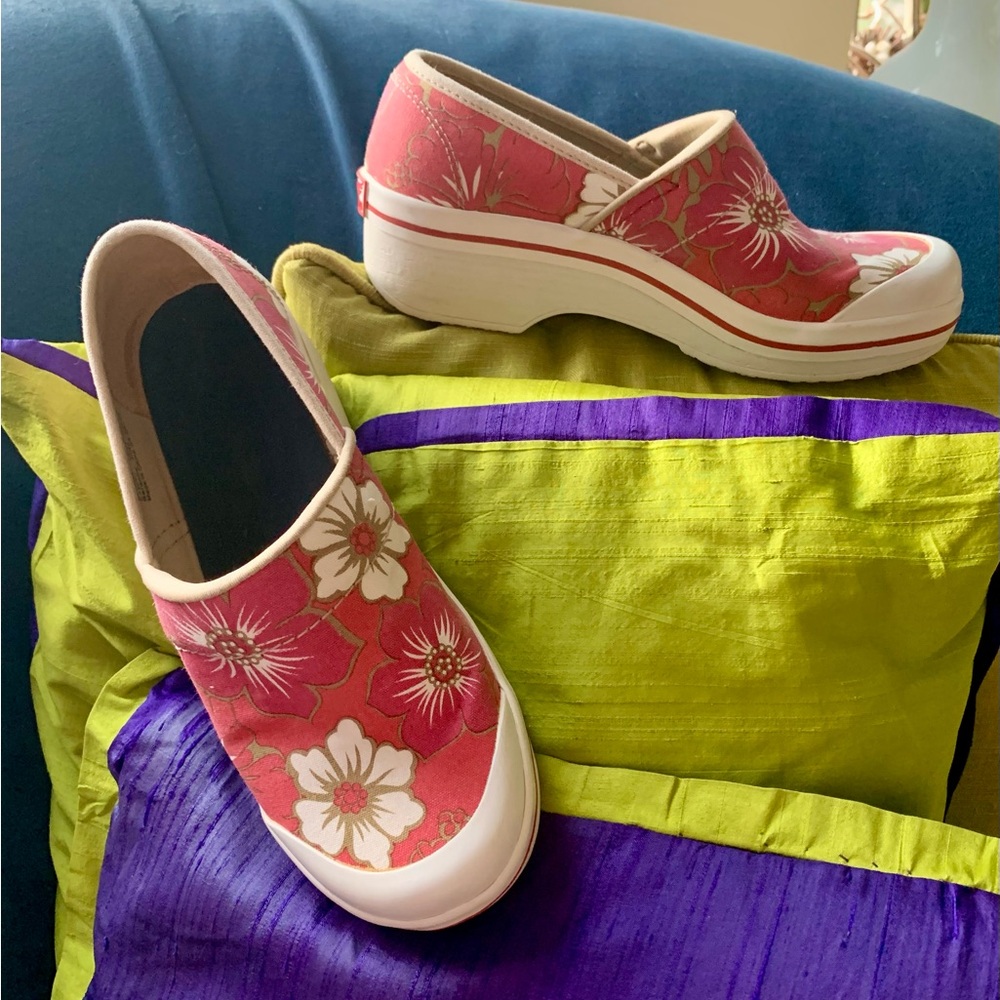 EUC Dansko Hawaiian Floral Canvas Slip-On Wedge Heels - Size 37